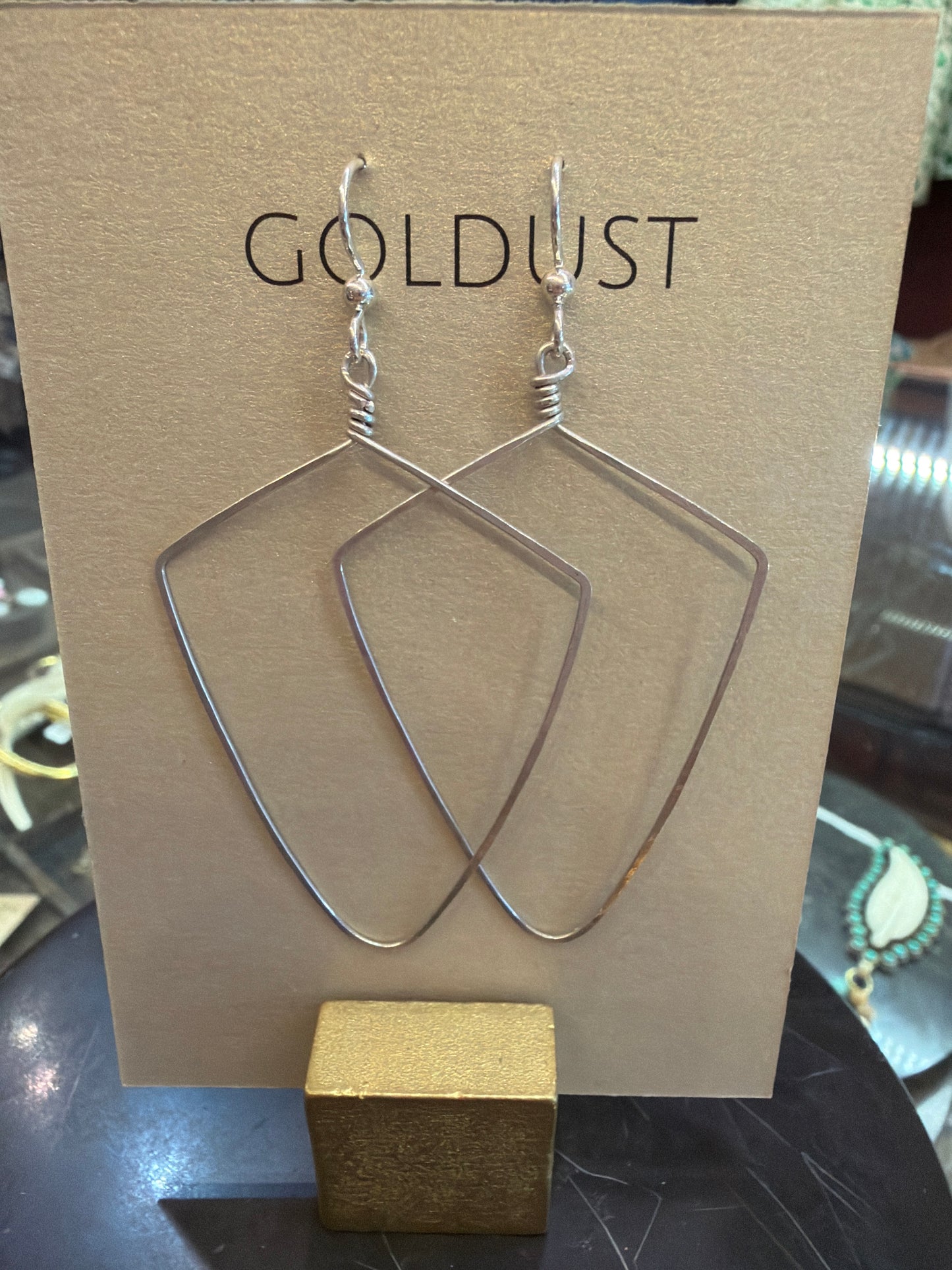Goldust Jewelry GD Simple Metal Shape Earrings with minimalist geometric design, featuring sleek metal shapes in a stylish earring pair.