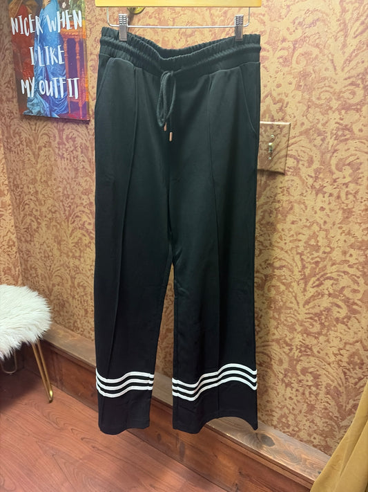 Entro sailor pants featuring a stylish design, tailored fit, and classic sailor-inspired details.