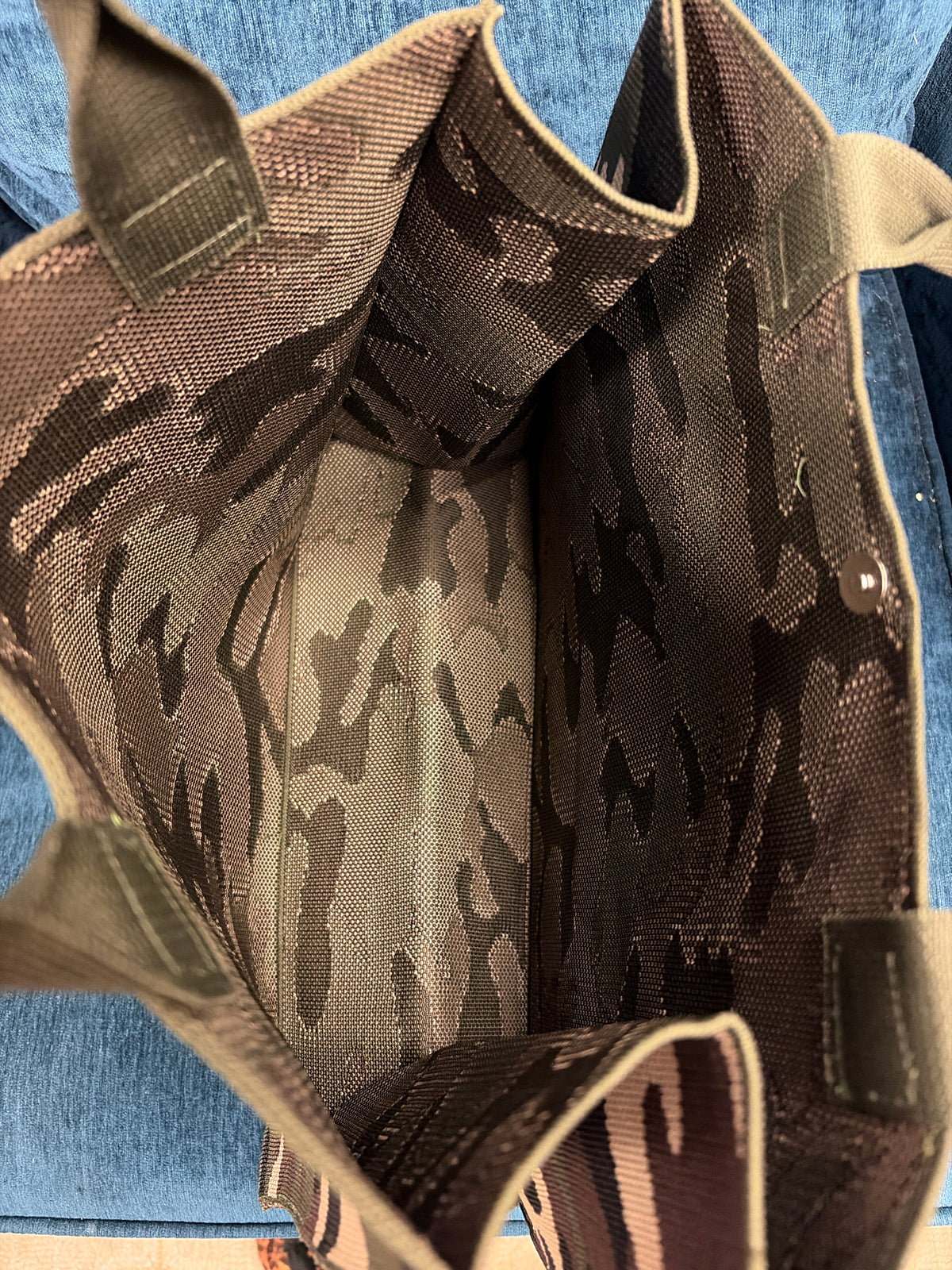 Buck on Camo Bag