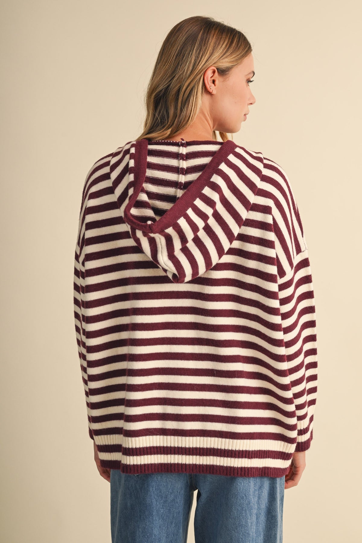 KLESIS knit hoodie with colorful stripes, cozy sweater with long sleeves and hood, casual streetwear style.