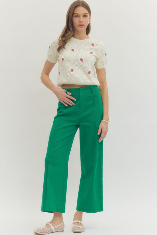 Entro Mrs. Green Jeans, stylish blue denim jeans with a classic fit and five-pocket design, shown on a model.