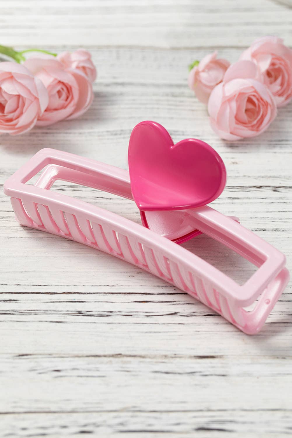 Little Daisy Closet Valentine’s minimalist heart design hair clip showcasing a stylish hair claw with a subtle heart shape.