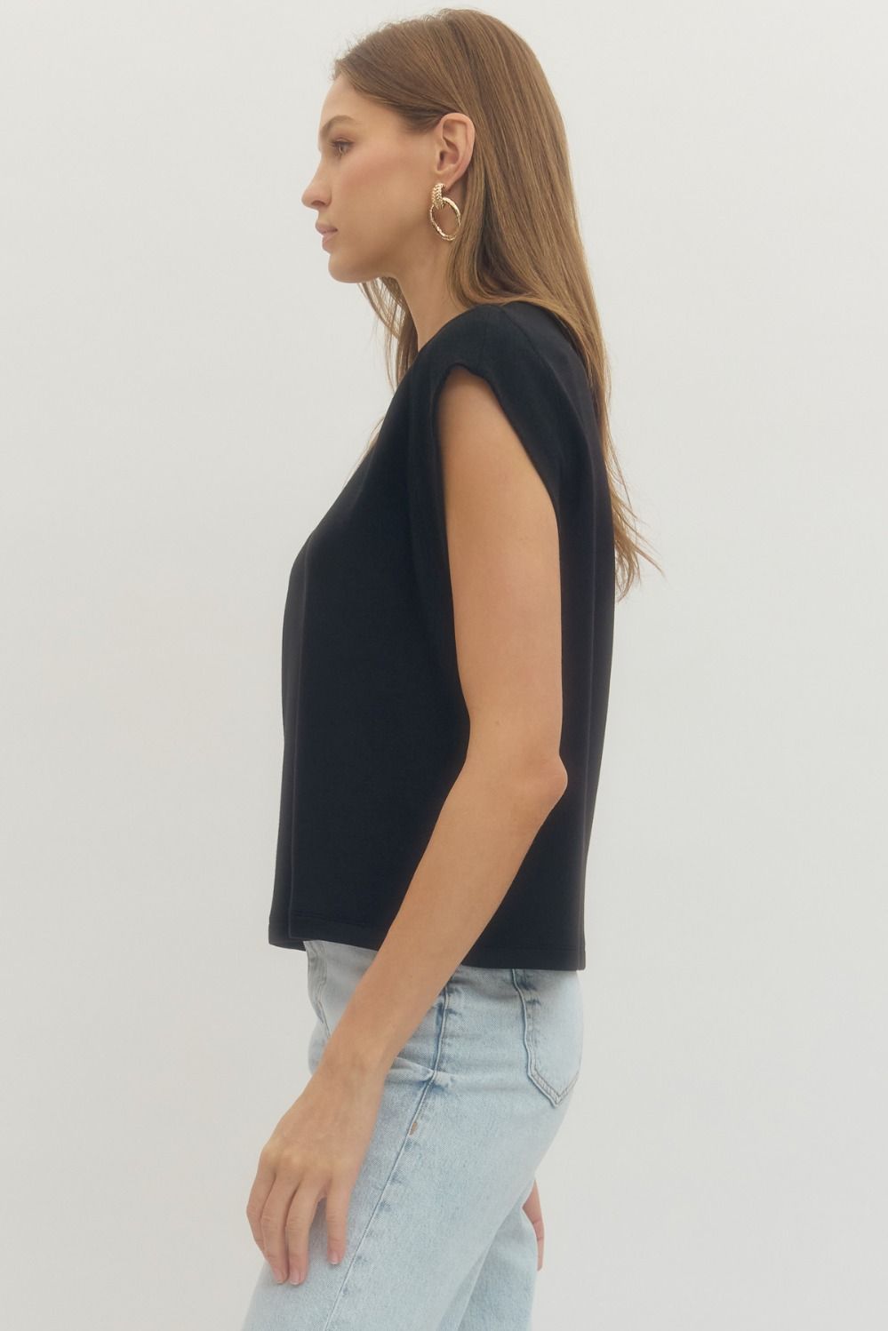 Black Entro Muscle T-shirt with a sleek black top design, showcasing a comfortable fit and modern style.