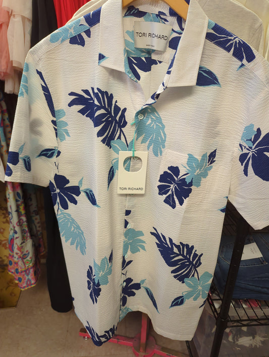 Fresh Cut SS men's dress shirt by Tori Richards, light blue with a classic collar and button-down front, neatly folded.